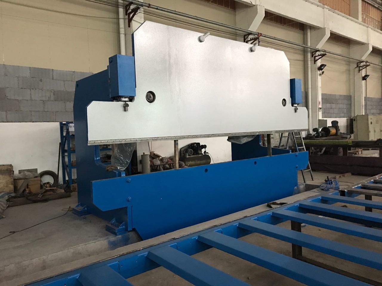 Mesin bending baja keselamatan CNC Hydraulic Press Brake Benchtop