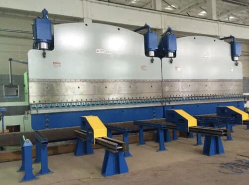 kasus perusahaan terbaru tentang CNC Tandem Press Brake Memungkinkan Fabrikasi Profil Panjang di Gujarat, India