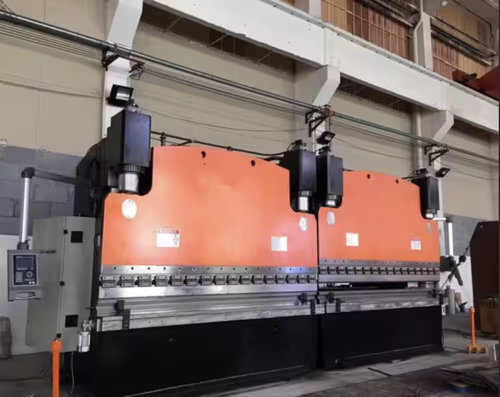 kasus perusahaan terbaru tentang Klien Thailand Memperkuat Pabrikasi Baja dengan 4000KN Hidraulik CNC Tandem Press Brake Bending 6400mm