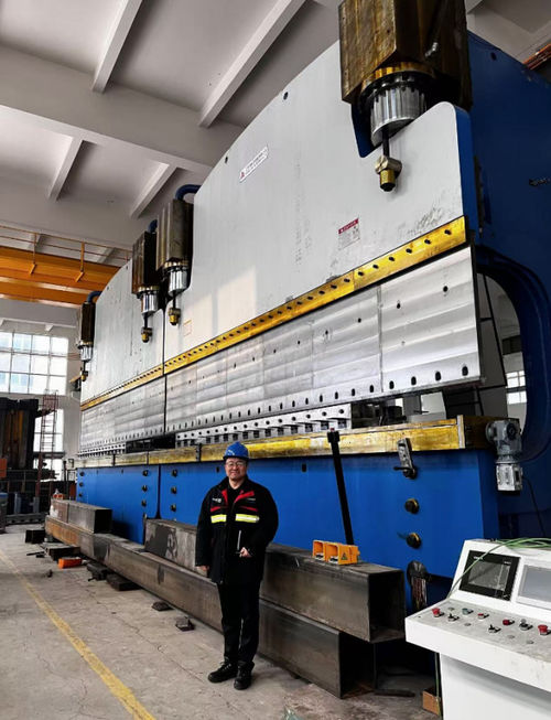 Blog perusahaan terbaru tentang CNC TANDEM HYDRAULIC PRESS BRAKE telah diekspor ke India baru-baru ini.