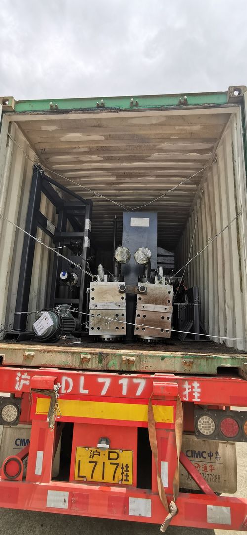 Latest company news about Memuat wadah mesin tiang lampu 8m yang diekspor ke Thailand