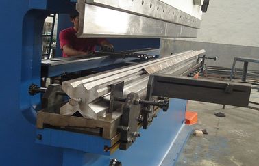 Good price 2-WE67K-300/6000 mesin rem CNC press dengan kontrol DA53T on line