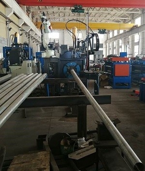 Good price Mesin Pengelasan Robot Mesin Pemotong Kerangka Pintu CNC untuk tiang cahaya on line