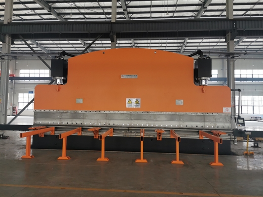 Good price 8200mm 45 Kw Cnc Hydraulic Press Brake Machine Baja Karbon Otomatis on line