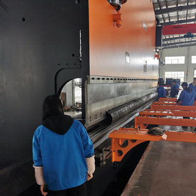 400 Ton CNC Hydraulic Press Brake dengan panjang kerja 8000 mm dan kontrol DELEM DA53T