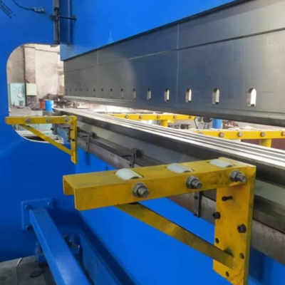 Mesin Bending Tautan Ganda CNC Untuk Tiang Lampu Jalan Segi Delapan Meruncing 14m