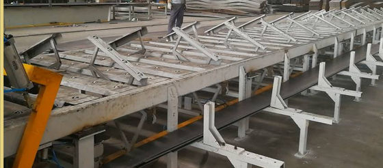 potong ke garis panjang untuk tiang lampu