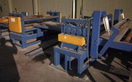 potong ke garis panjang untuk tiang lampu