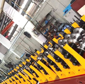 2 Gelombang Dan 3 Gelombang 8m / Min Guard Rail Roll Forming Machine