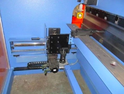 Good price Kekuatan Tekanan Tinggi CNC Hydraulic Press Brake 7.5KW Daya Motor 400L Kapasitas Tangki Minyak on line