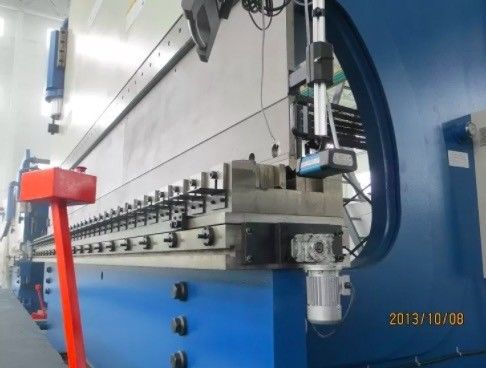CNC Hydraulic Press Brake Tepi tenggorokan 1000mm Untuk membuat tiang cahaya