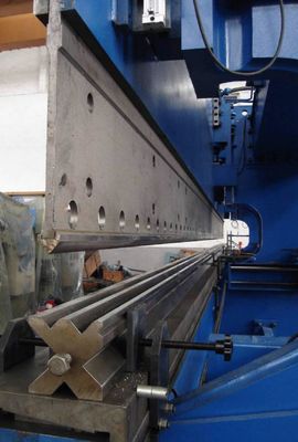 CNC Tandem Hydraulic Press Brake Model 2-WE67k-1200/6250 Untuk Membuat Transmisi Monopole Tower Tubular Dan Mast Tinggi