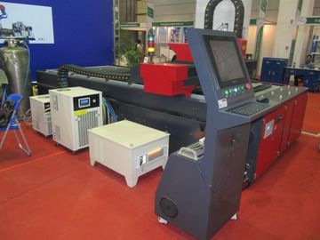 500W 1500 X 3000 CNC Fiber Laser Cutting Machine Untuk Lembar Plat