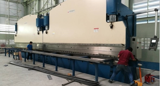 2-WE67K-400/7000 CNC Tandem Hydraulic Press Brake Untuk Membuat Pole Light High Mast